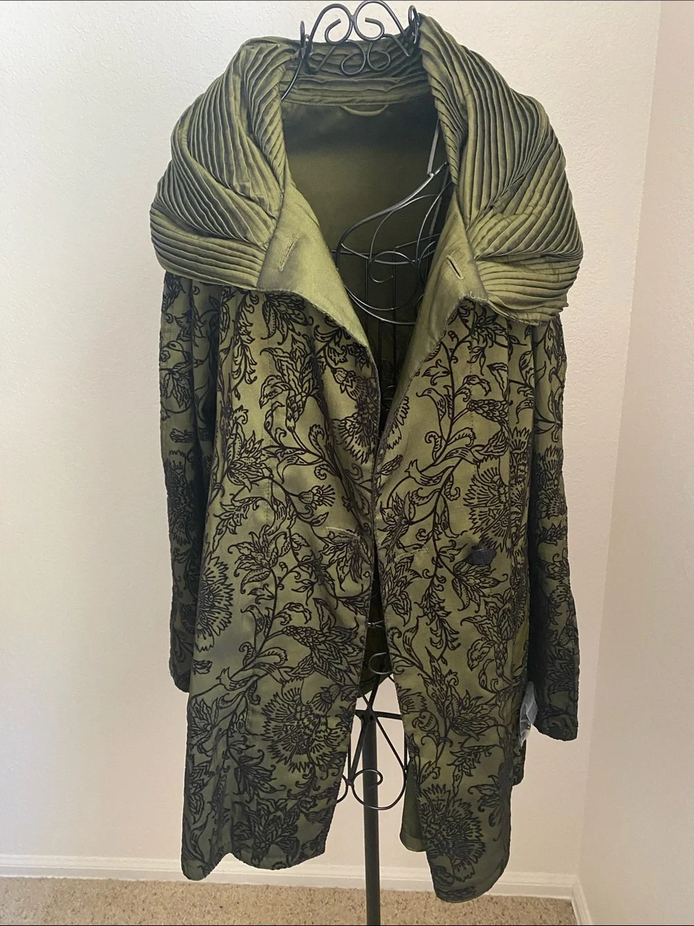 Mycra Pac Olive Green Floral Donatello VelvetEmbossed Jacket and Matching Purse